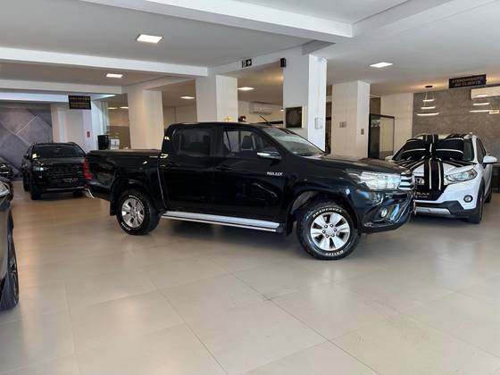 TOYOTA HILUX 2.8 SR 4X4 CD 16V DIESEL 4P AUTOMÁTICO